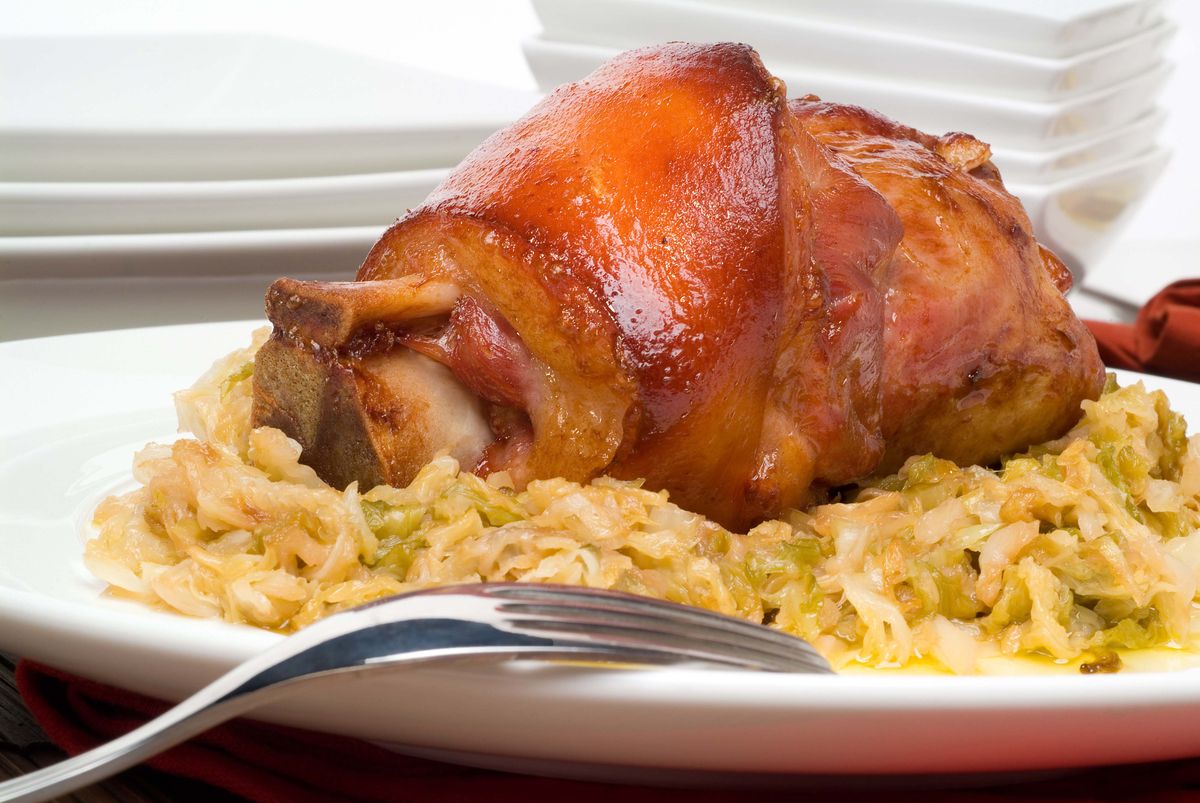 196 Codillo con farsa de chucrut