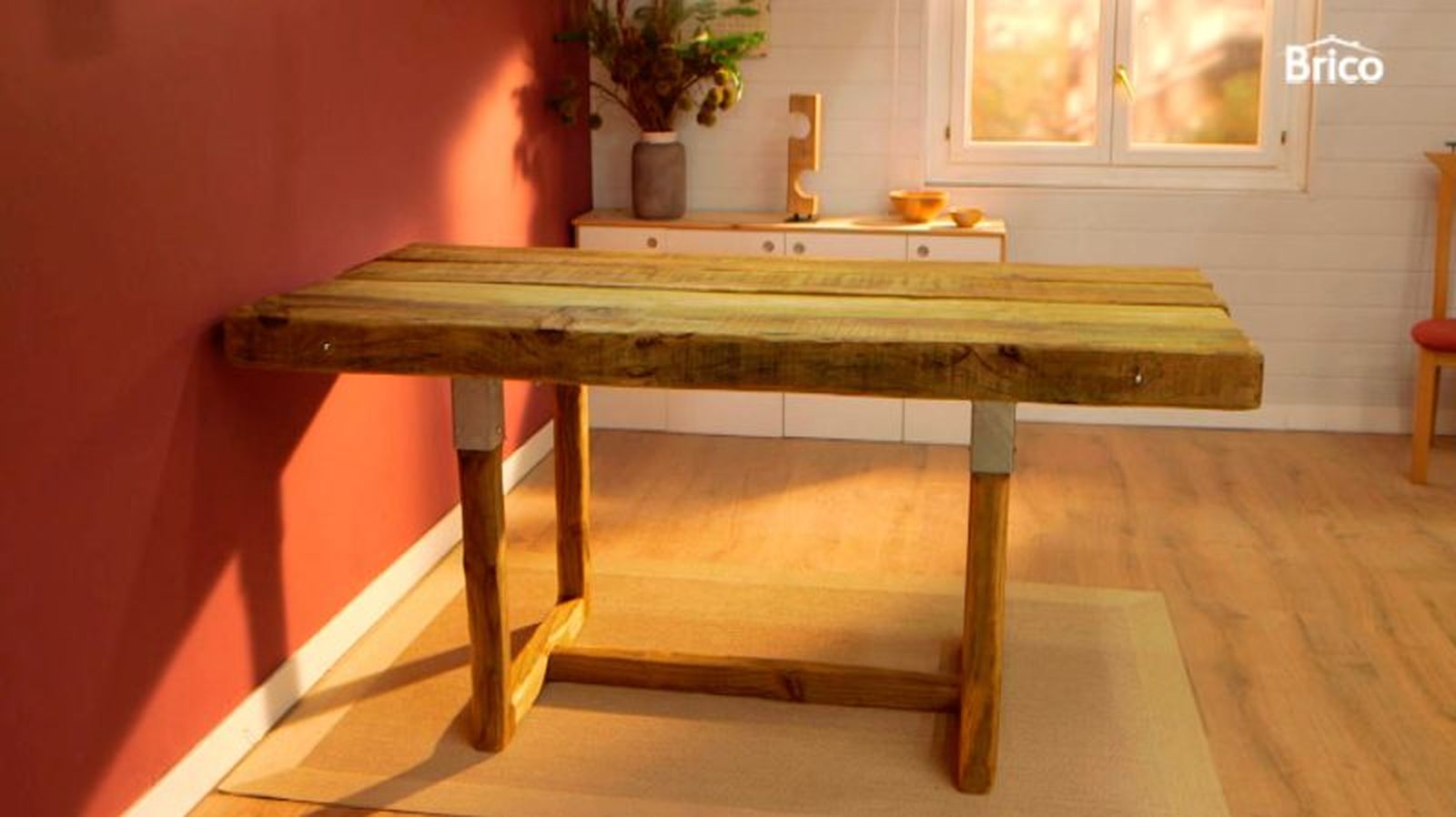 Mesa de comedor de madera