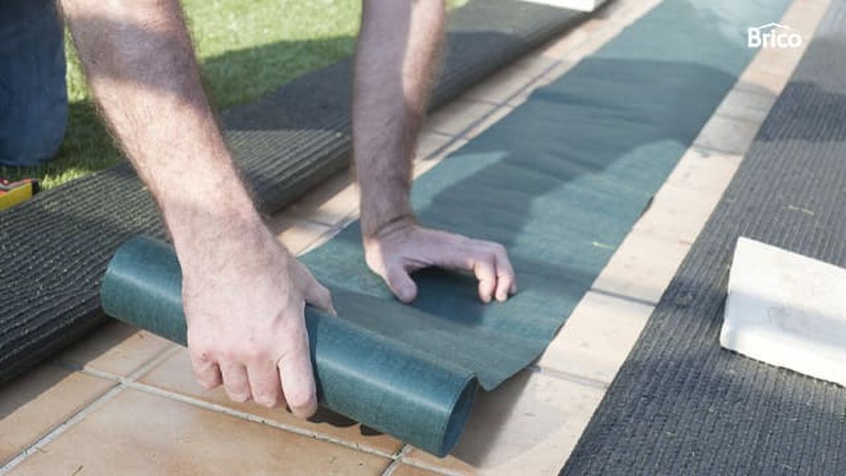 Bricomania 693 poner cesped artificial terraza paso9