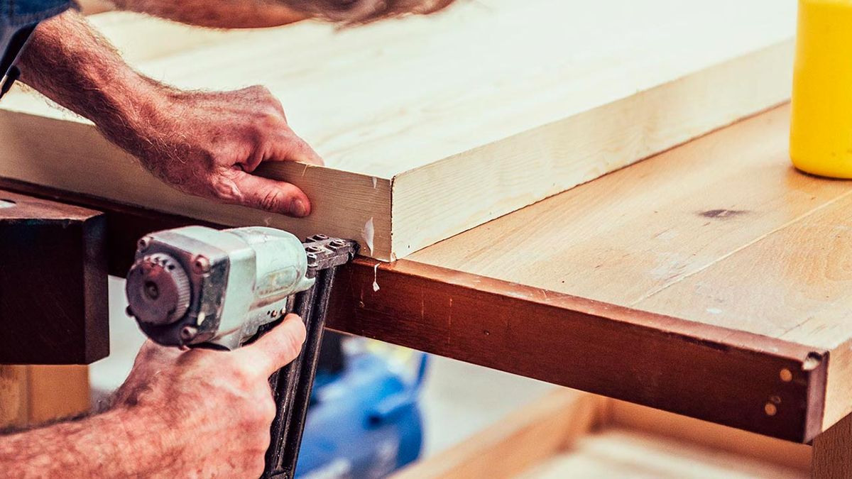Cómo hacer una mesa escritorio de madera paso 2