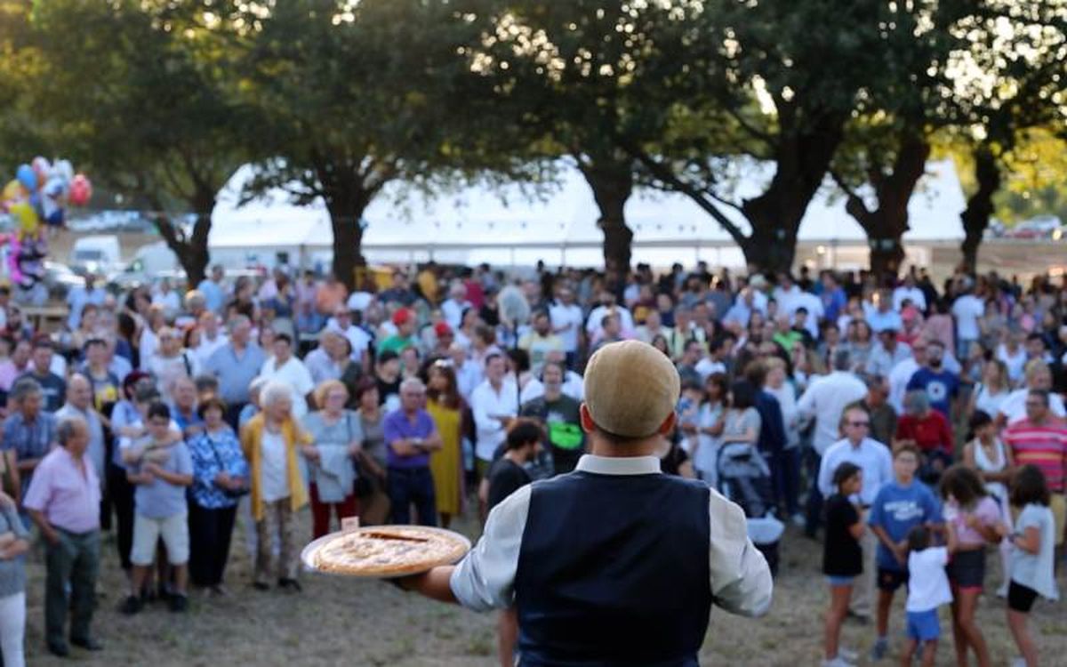 Las empanadas ganadoras se subastan con fines sociales