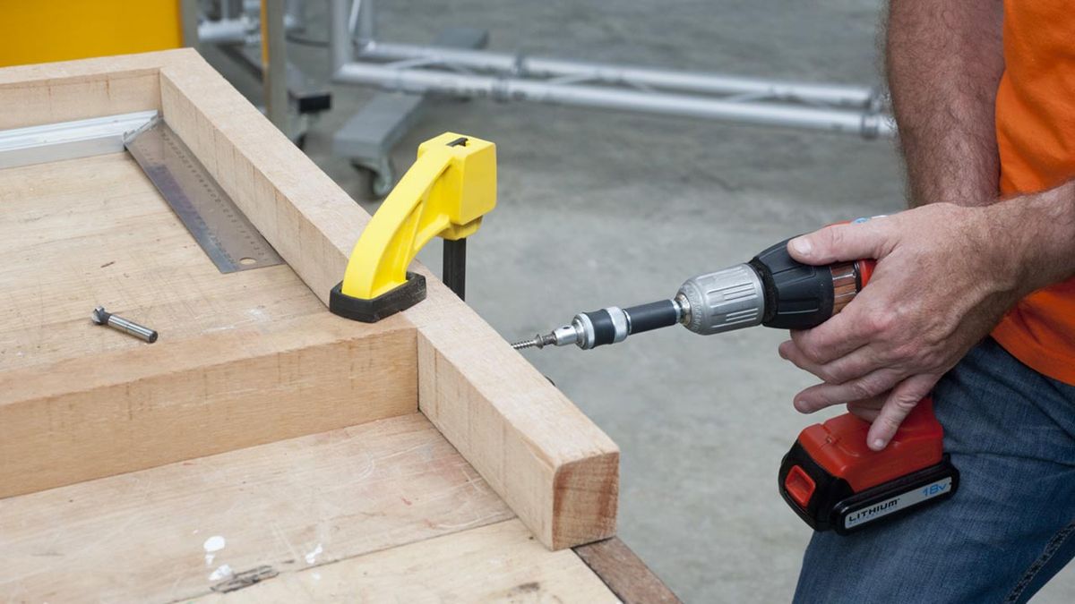 Bricomania 711 Mesa y bancos abatibles p8