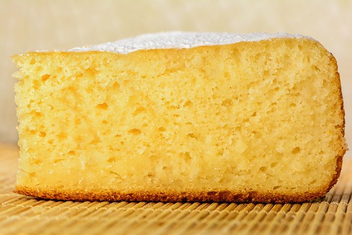 trozo bizcocho leche
