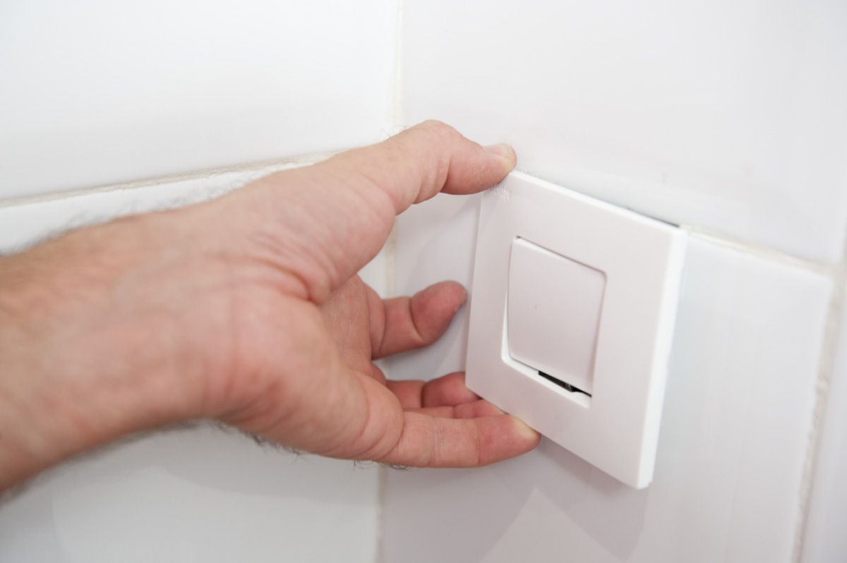 Sustituir embellecedor de interruptor eléctrico paso 5