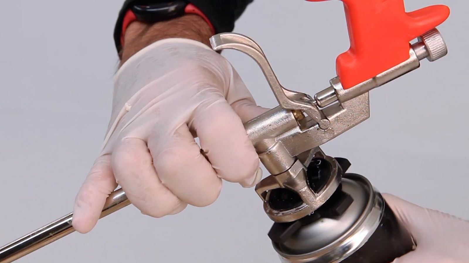 Como usar una pistola de espuma de poliuretano