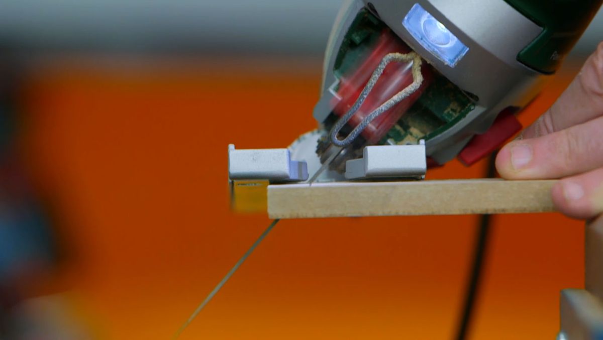 Cómo hacer una estantería esquinera paso 2