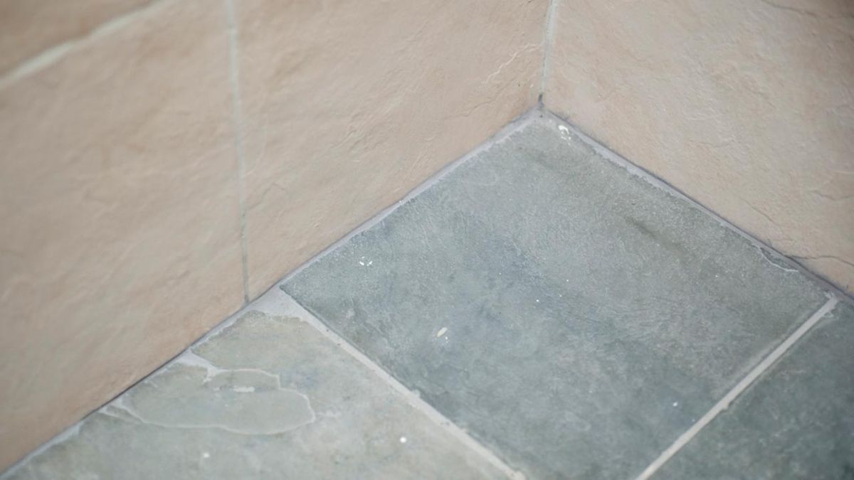 Bricomania 663 Evitar humedades en bano p7