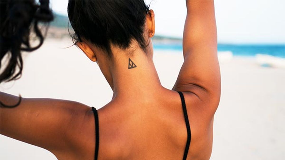 ideas de tatuajes para las mejores amigas no te las pierdas nuca