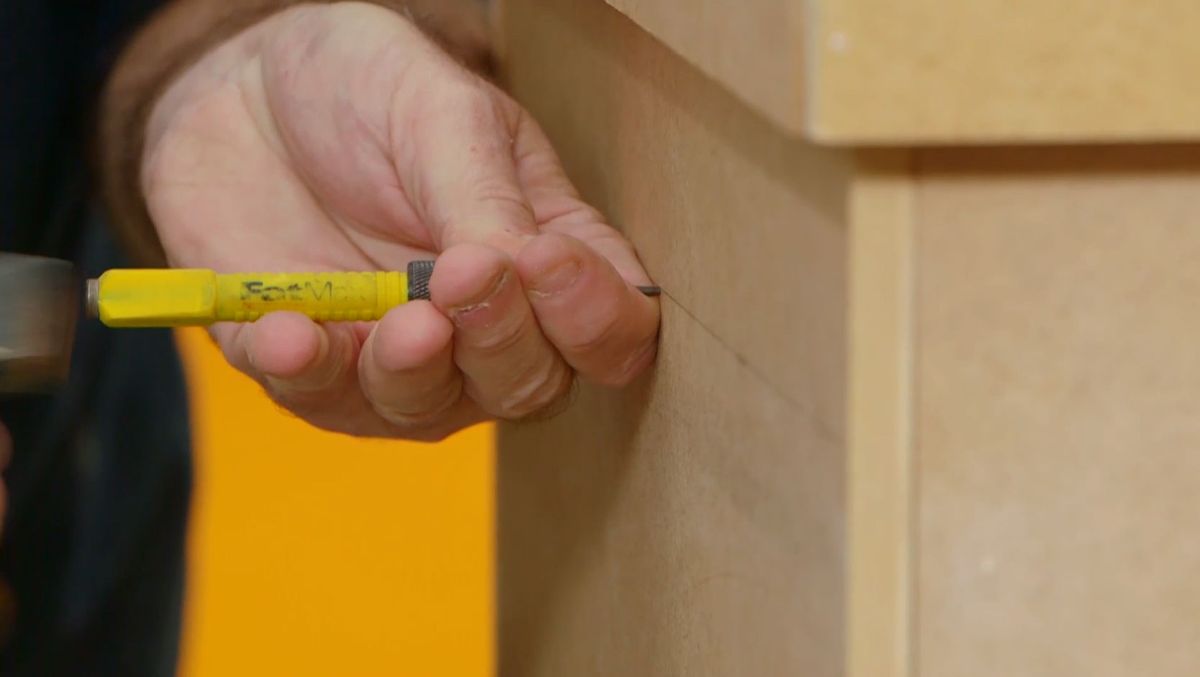 Cómo hacer un zapatero con forma de caja de zapatillas paso 6