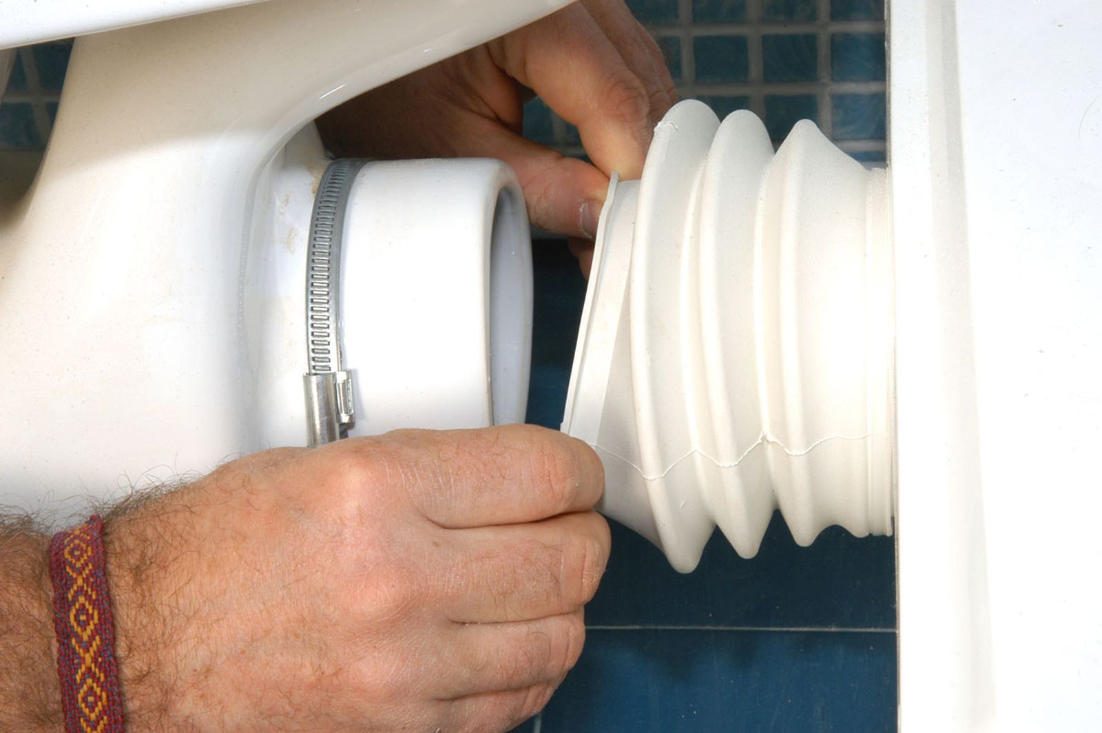 Como instalar un triturador sanitario paso 26