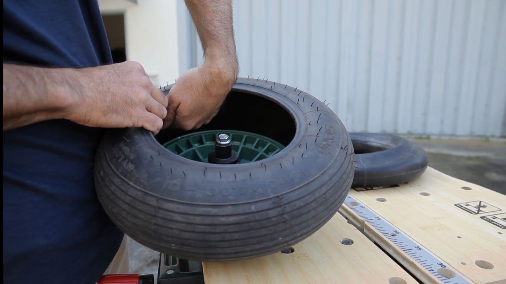 Cómo reparar pinchazo en la cámara de una rueda paso10
