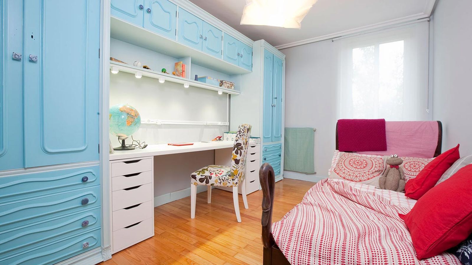 Habitación juvenil en tonos azules