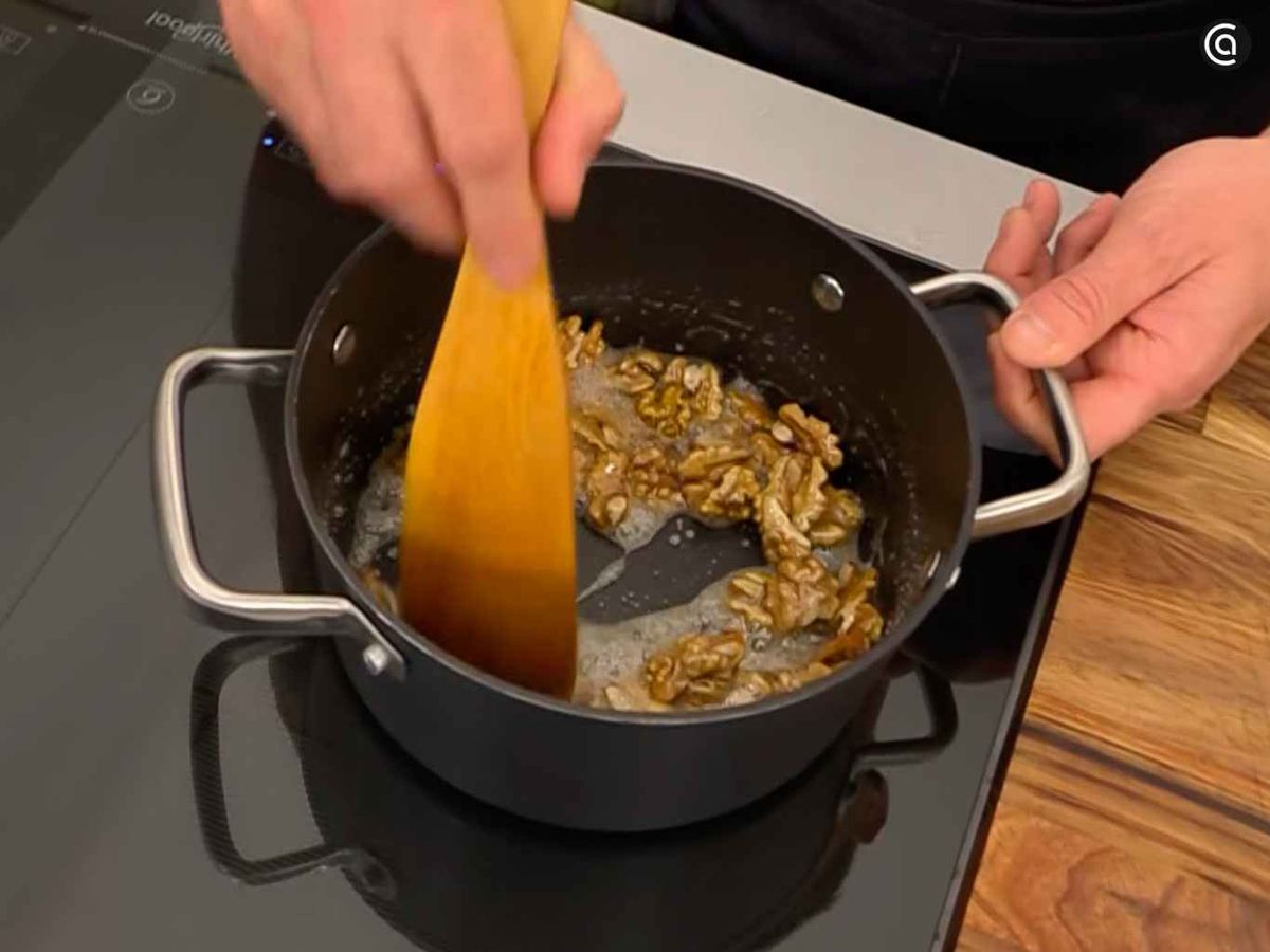 Haz las nueces garrapiñadas