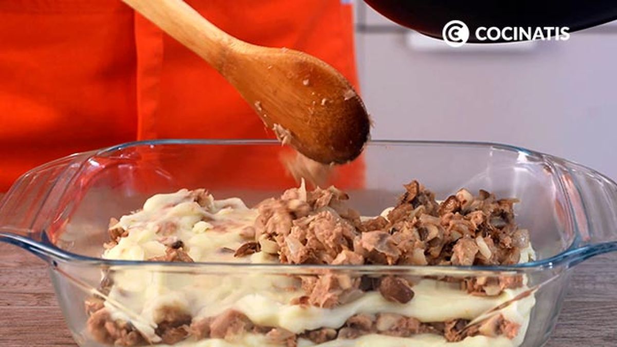 Receta de pastel de atún, champiñones y puré de patata al horno   paso 5