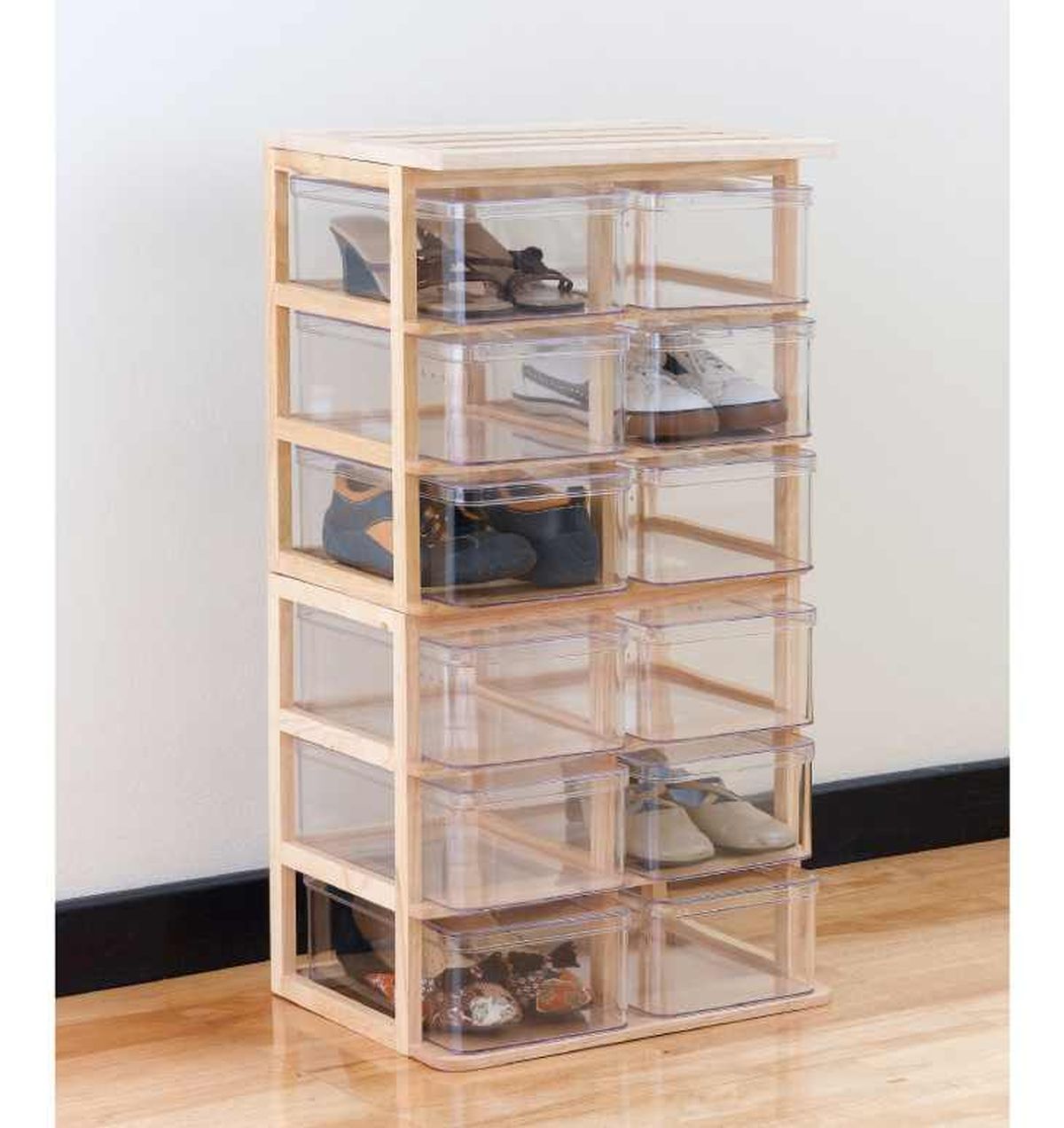 Las cajas transparentes evitan que los zapatos se llenen de polvo