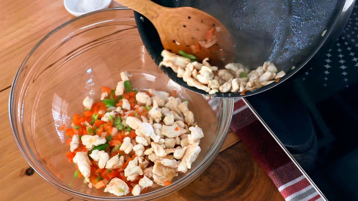 Receta de quesadilla de pollo y verduras  paso 4