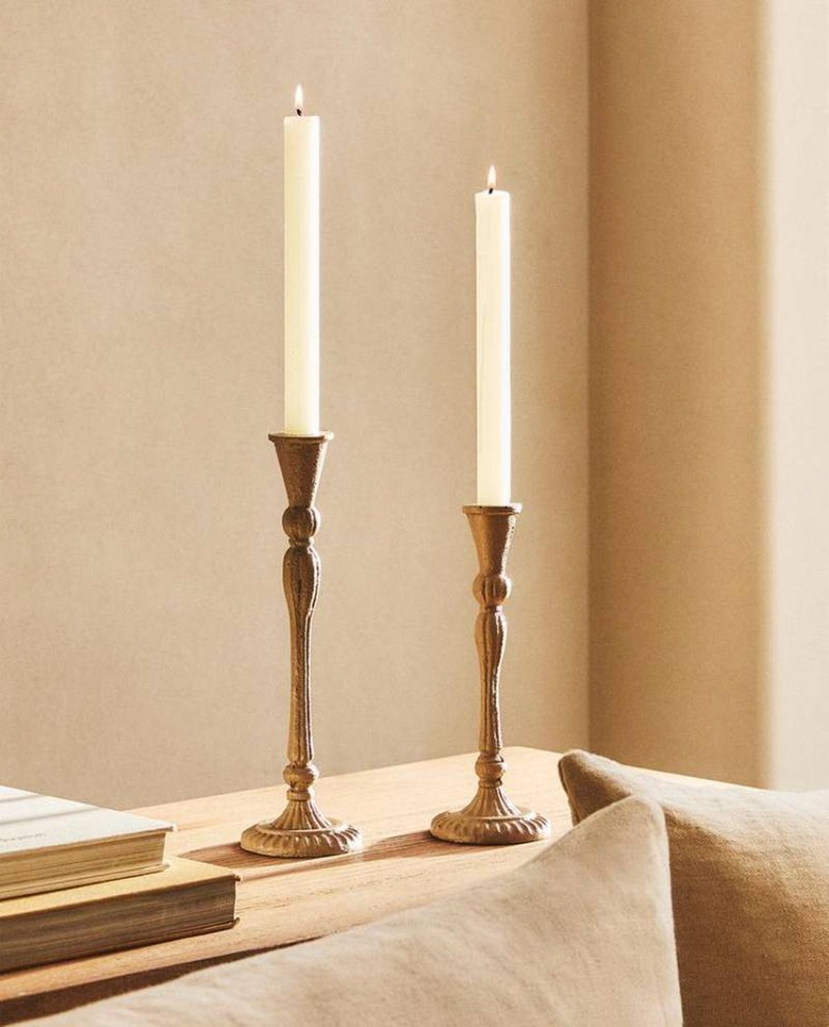 Candelabros de metal de Zara Home.