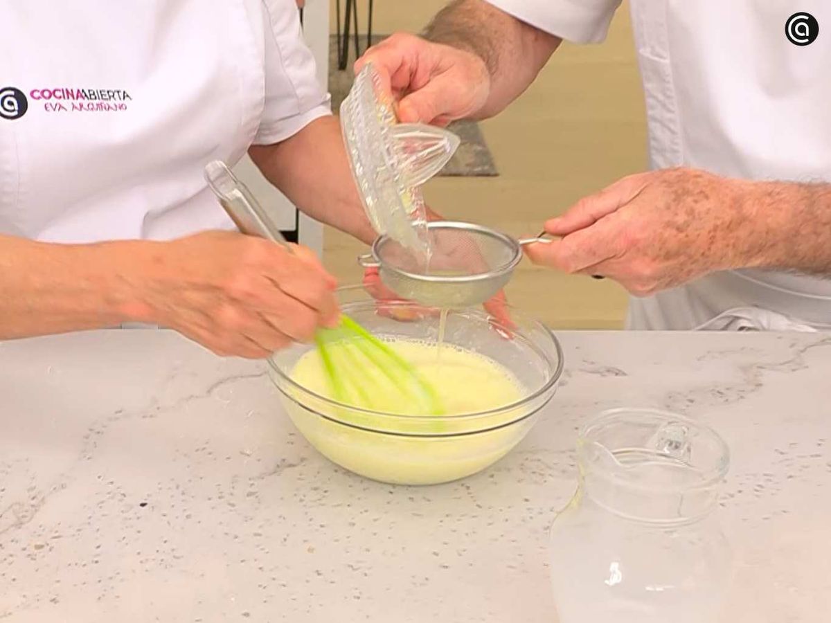 Mezcla los ingredientes