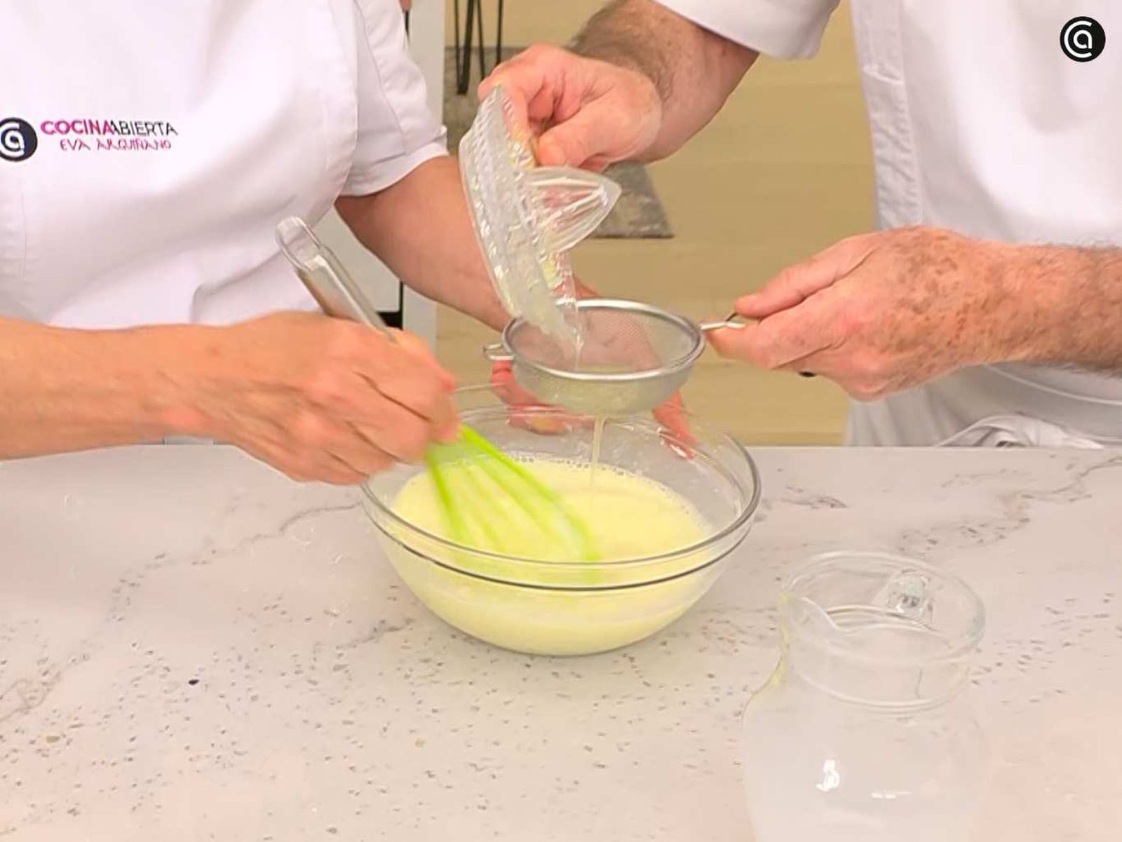 Mezcla los ingredientes