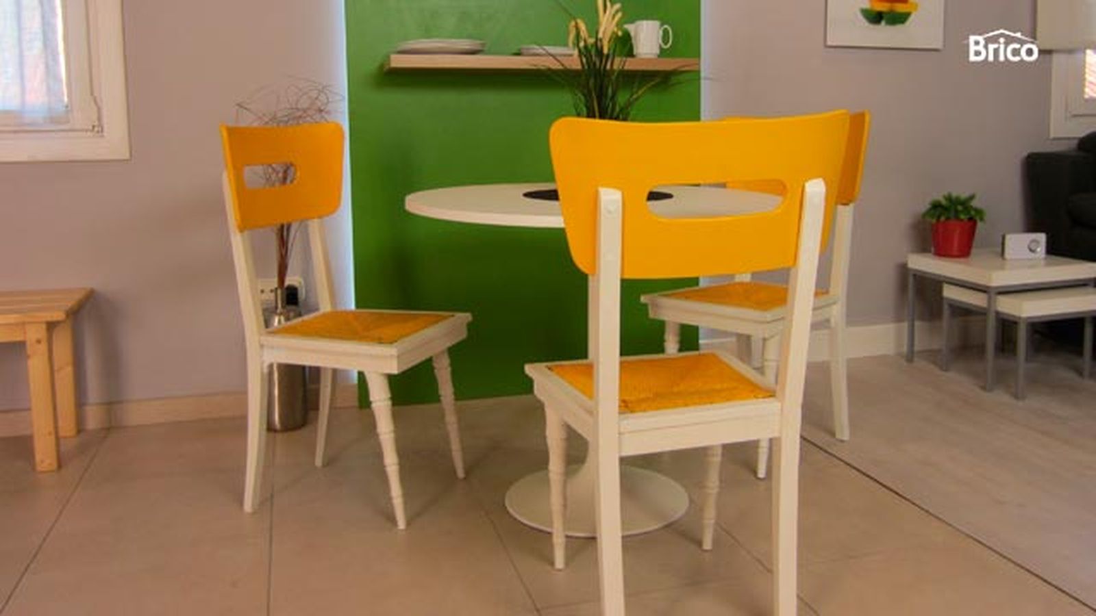 Cómo reparar una silla de madera paso 14