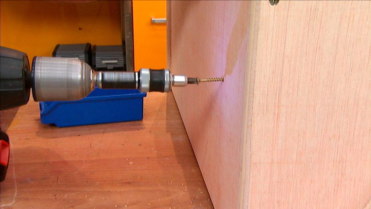 Cómo hacer una cuna con forma de camión paso 6