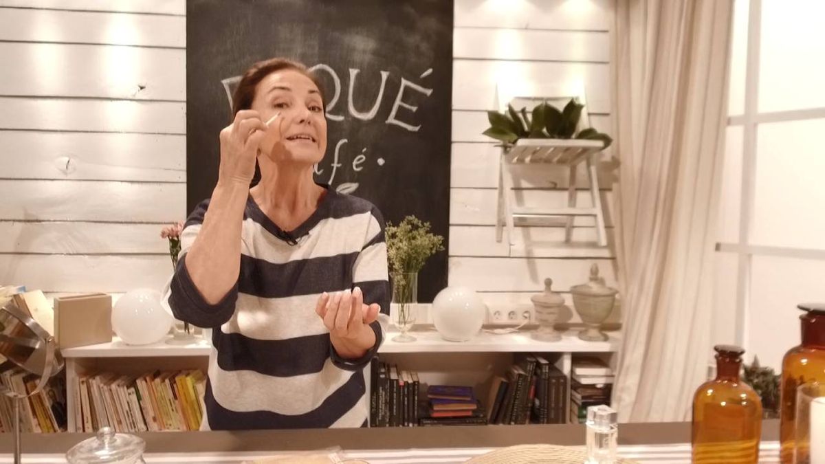 bastoncillo de algodon para desinflamar el contorno de los ojos