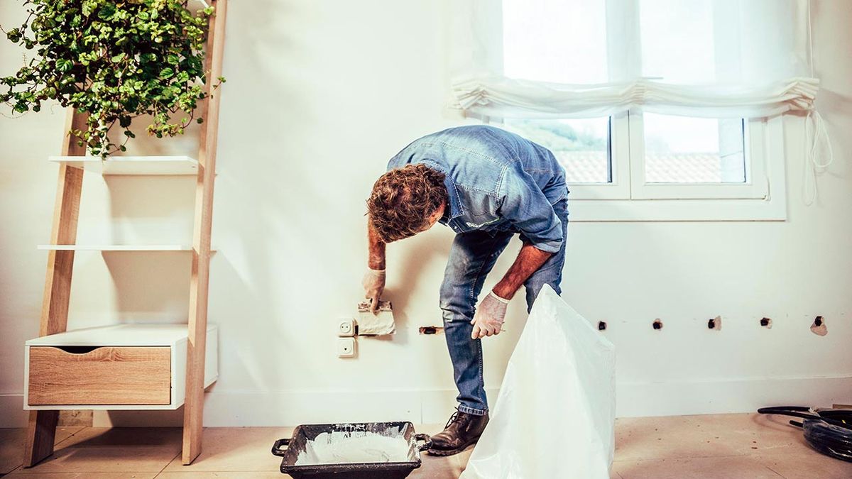 Cómo multiplicar enchufes en la pared paso 5