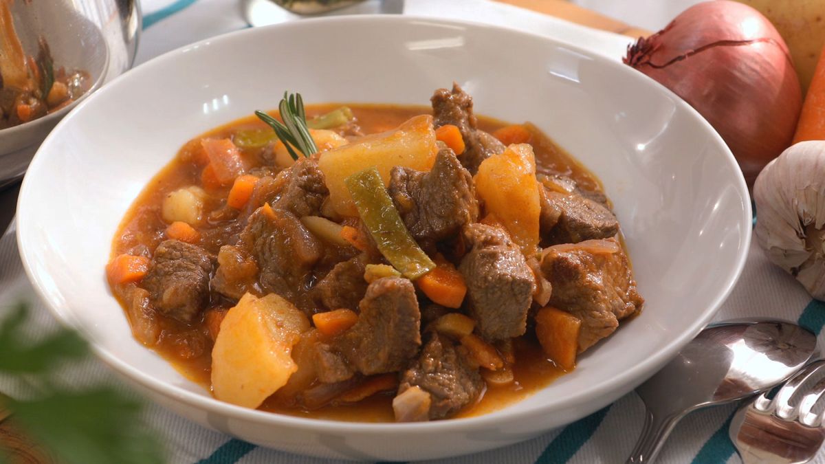 Receta de carne guisada con patatas  paso 6
