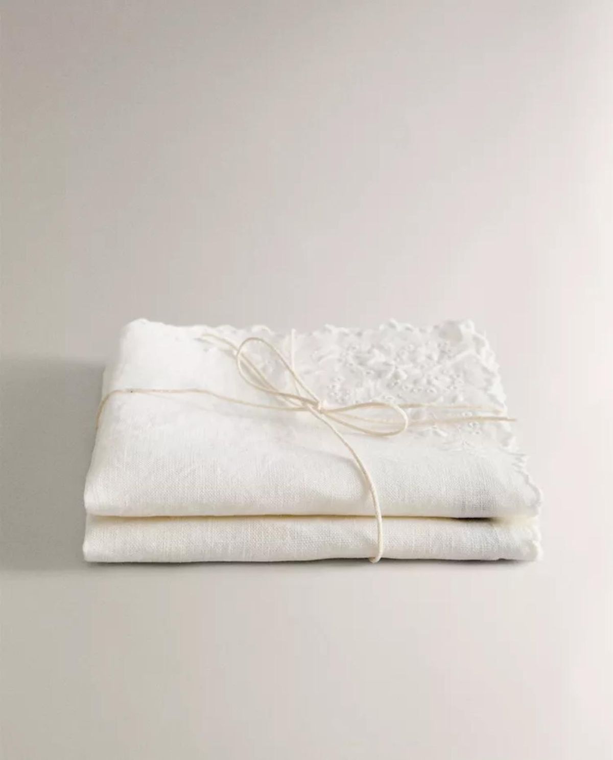 Toallas de lino bordadas.