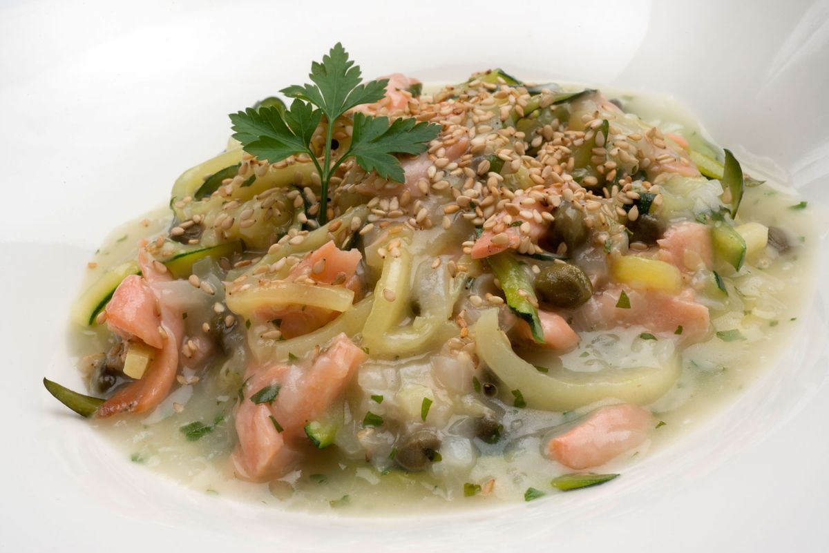 5651 1 Salmon, calabacin y salsa de alcaparras (1036) xl