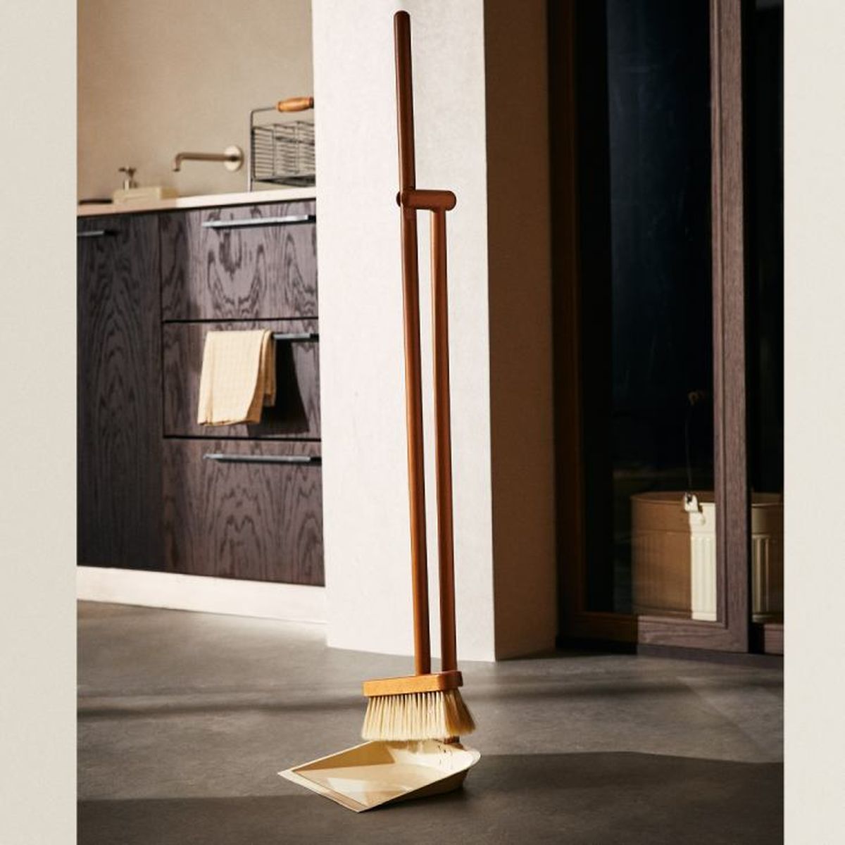 zara home escoba recogedor