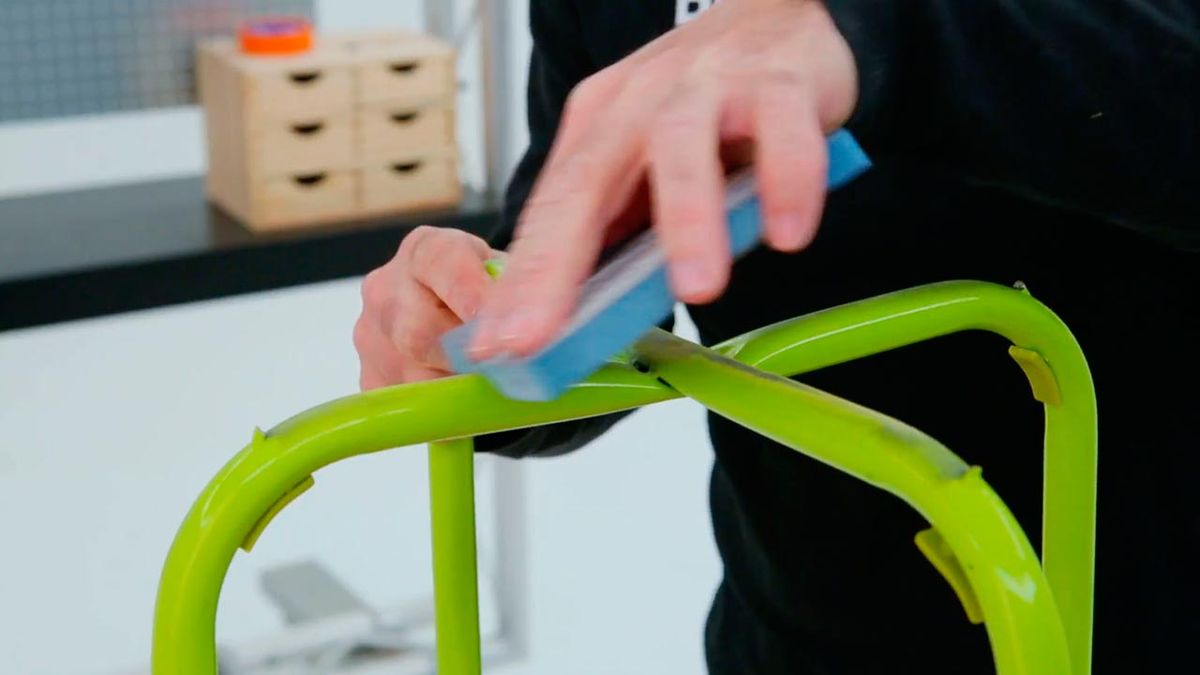 Cómo hacer soldadura metálica en frío paso 1