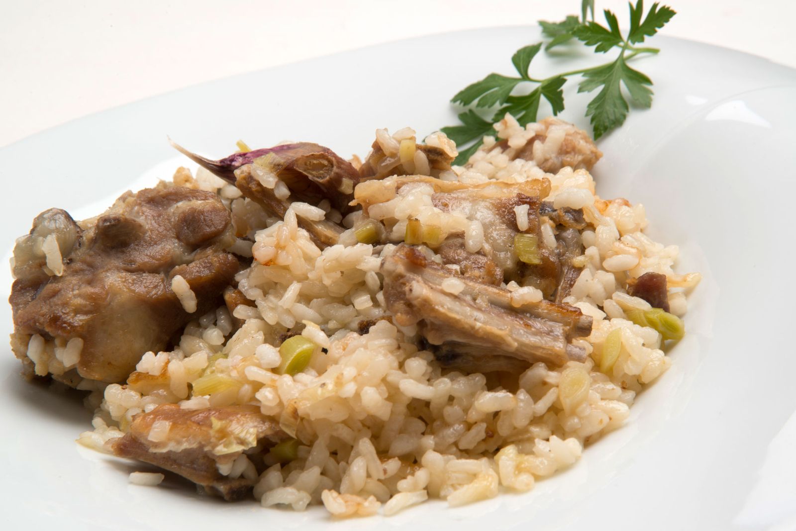 5607 1 Arroz con cabrito y ajos frescos (992) xl