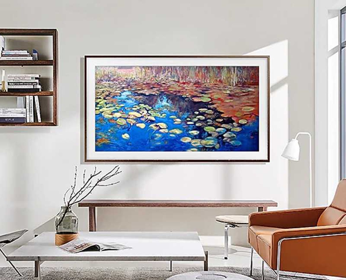 Ocultar la televisión como una obra de arte.