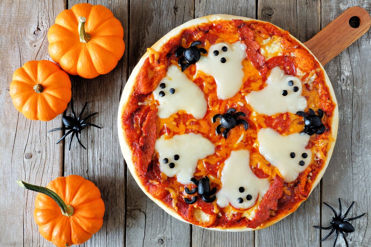pizza halloween fantasmas