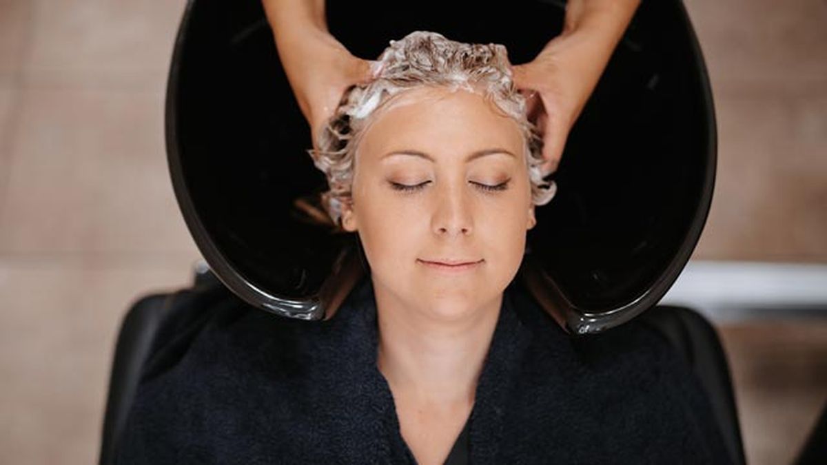 como usar aceite esencial arbol te para tratar caida cabello cuidados