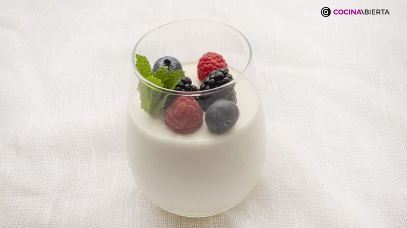 Mousse de melón y frutos rojos