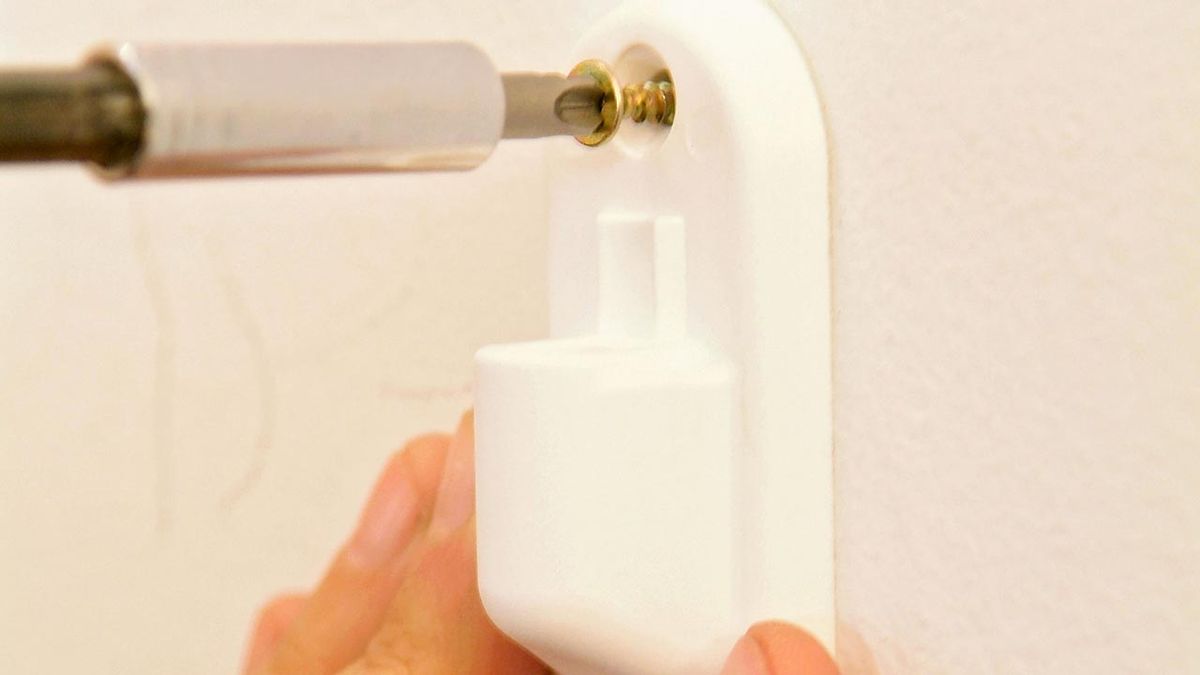 brico 0501 1 barrera seguridad infantil paso 9