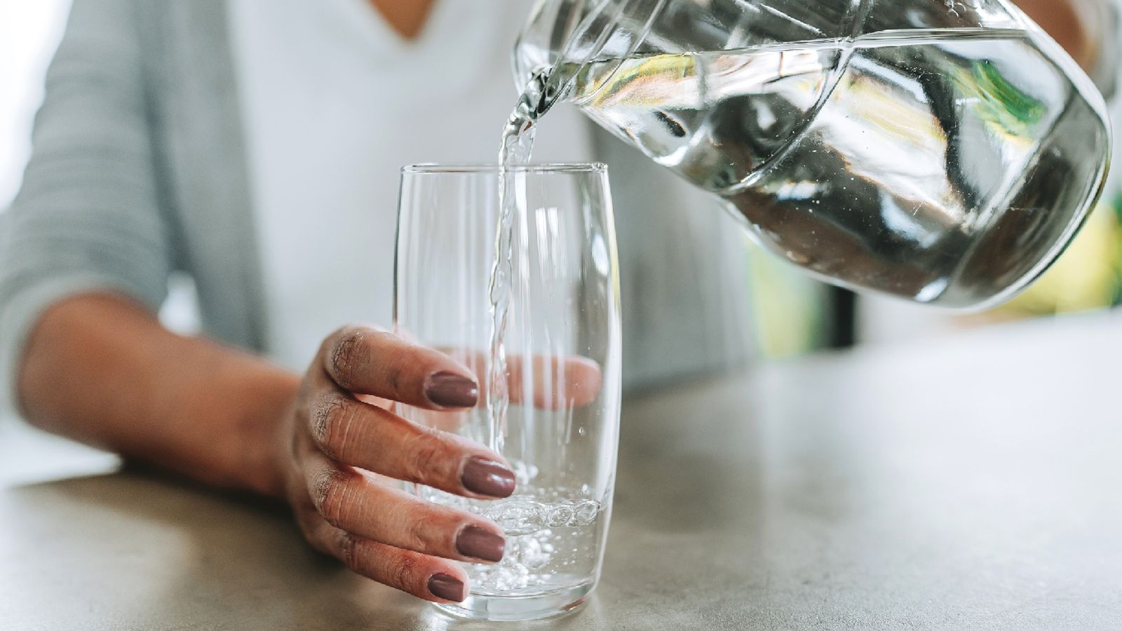 El agua ayuda a regular la temperatura corporal
