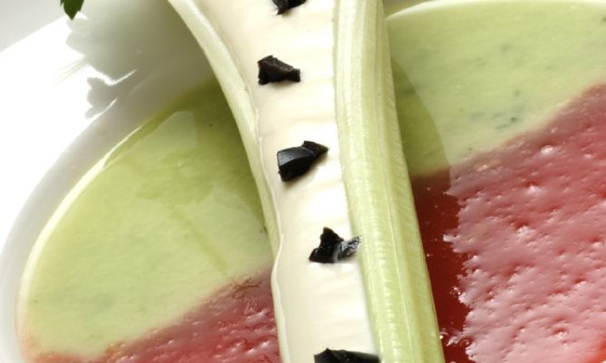 sopa de pepino y sandia con apio