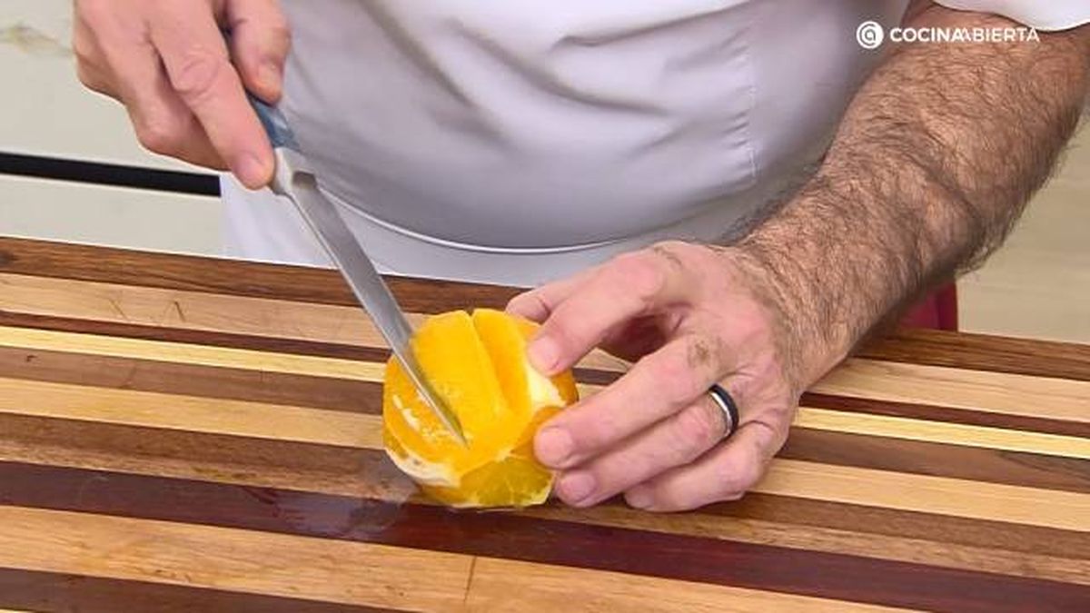 KARL7100 Ensalada malaguena patata bacalao naranja paso 2