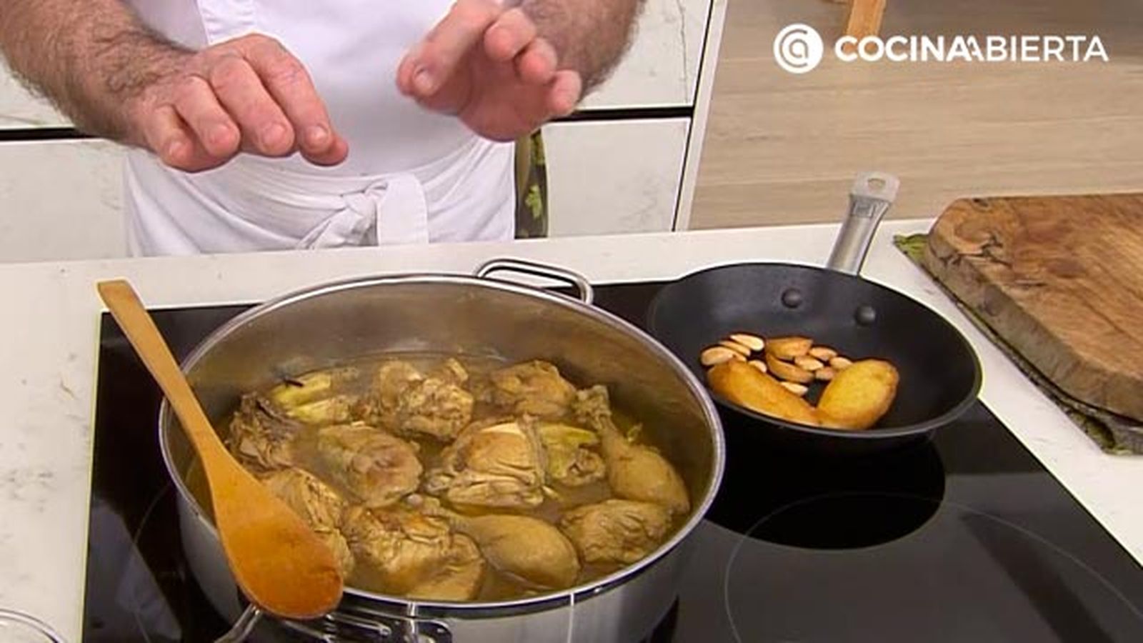 pollo en pepitoria receta tradicional karlos arguinano karl67360321 paso3