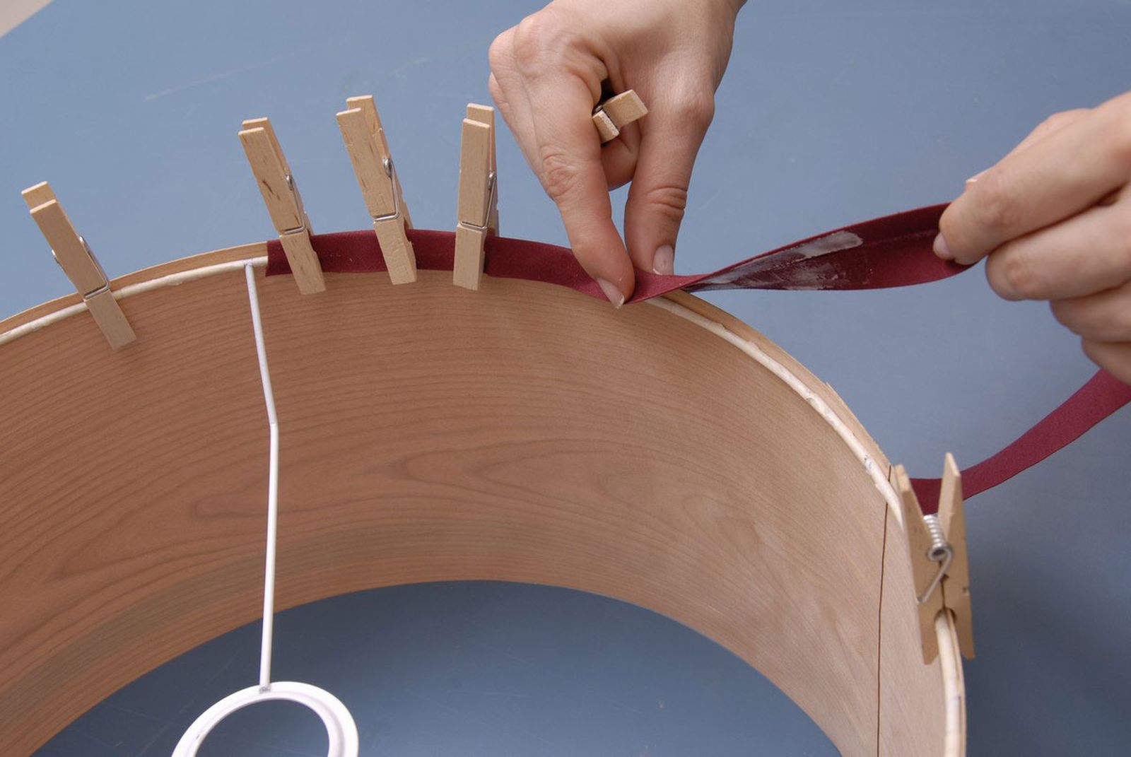 Decorar un dormitorio con un friso rústico paso 11