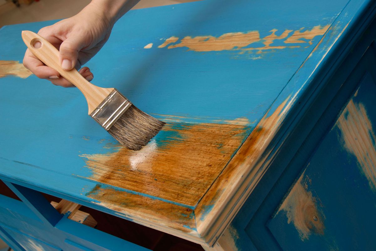 Aparador azul de aspecto envejecido paso 8