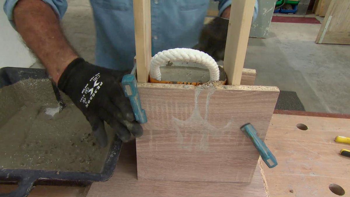 Como hacer topes de cemento para puertas paso 5