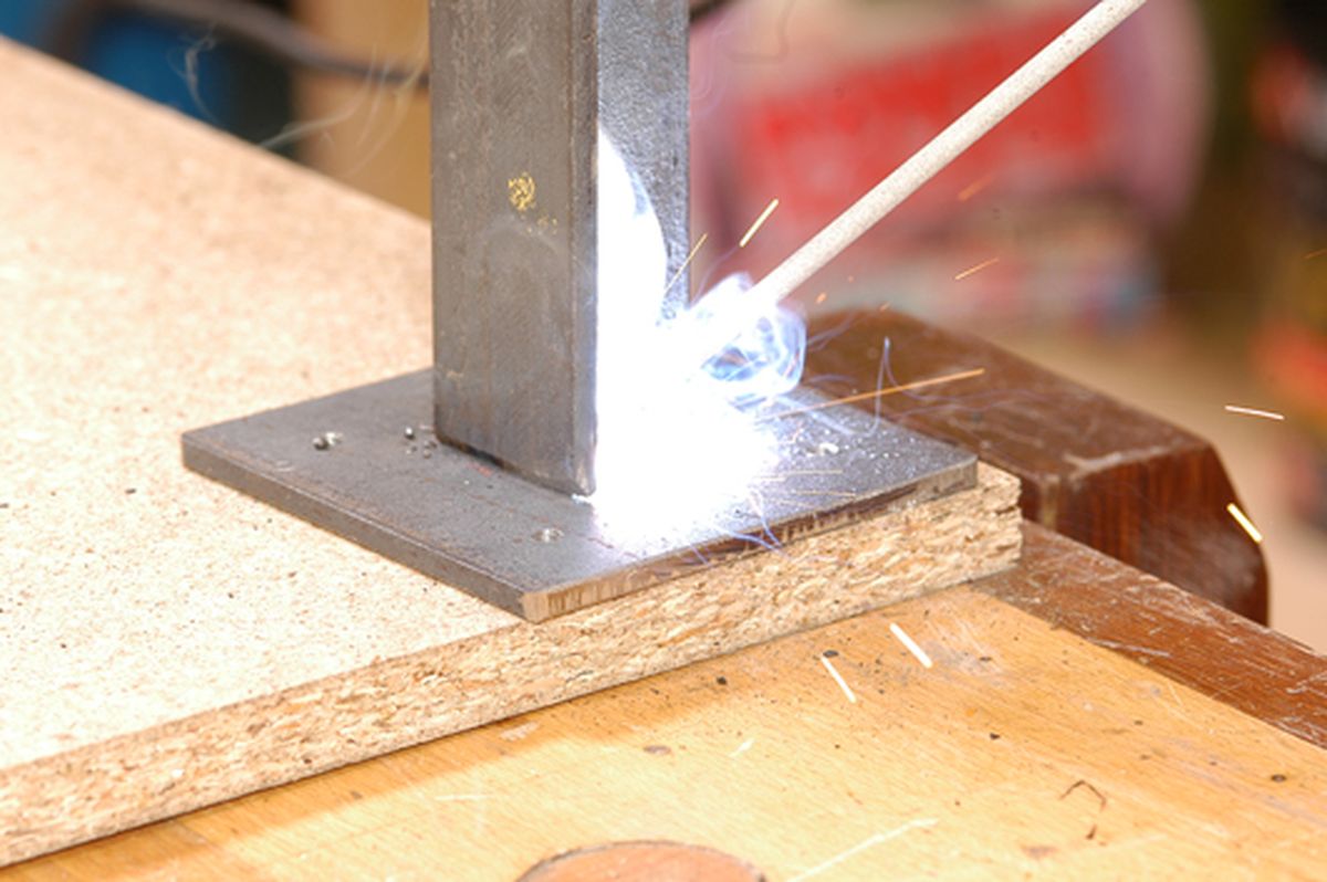 Barandilla con perfiles metálicos paso 8