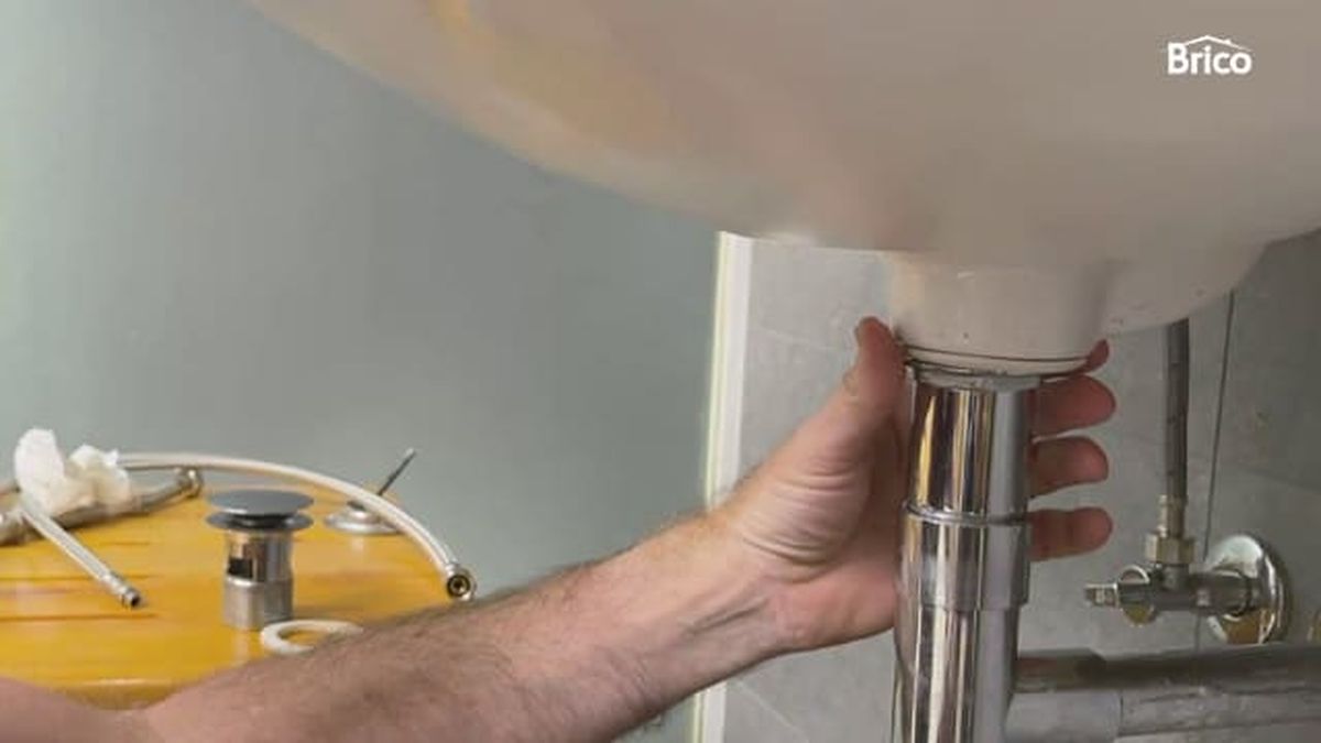Bricomania 016 como cambiar grifo de lavabo paso10