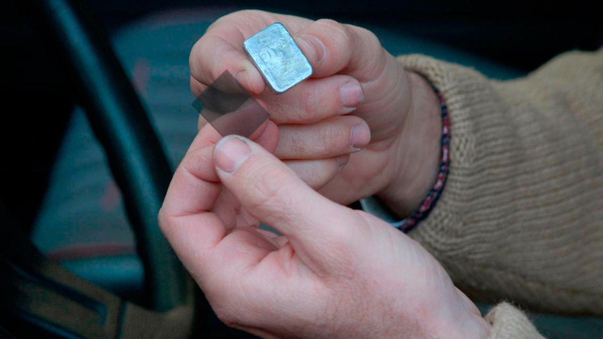 Sujeción de espejo retrovisor paso 6