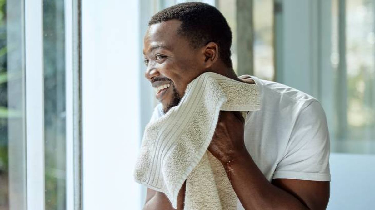 limpiar la piel del rostro antes de afeitarse