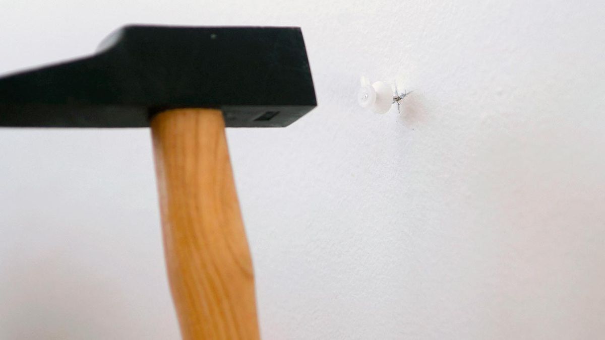 Brico 0482 1 colocacion cuadros escalonados paso 4